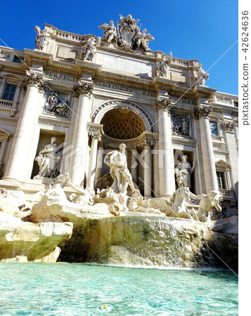 Rome Trevi Fountain 42624636