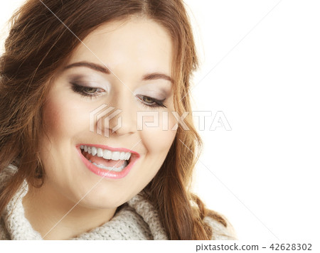 Portrait of beautiful cheerful young woman 42628302