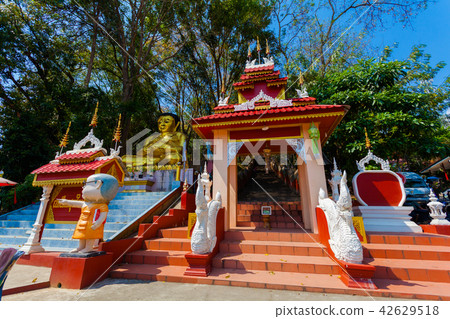 stairway to Wat Prathat Doi Wao at Mae Sai stairway to Wat Prathat Doi Wao at Mae Sai 42629518
