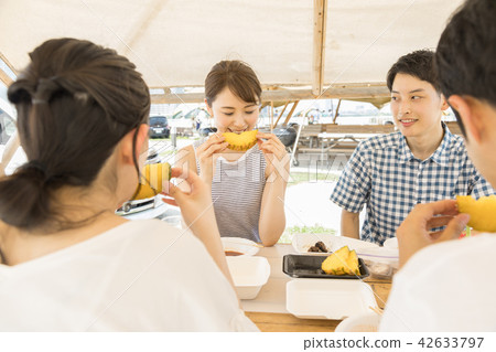 BBQ messy real BBQ messy real 42633797