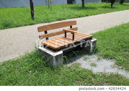 Furnace bench 42634424