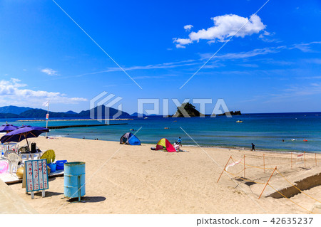 Speaking of summer is the sea! Speaking of summer is the sea! 42635237