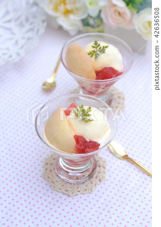 Peach Melba 42636508