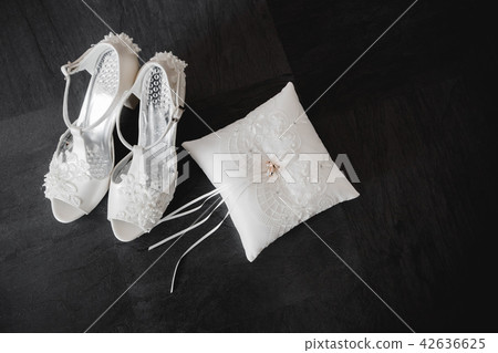 getting ready wedding photography getting ready wedding photography 42636625