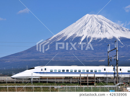 新幹線系列700和富士山 5250 照片素材 圖片 圖庫