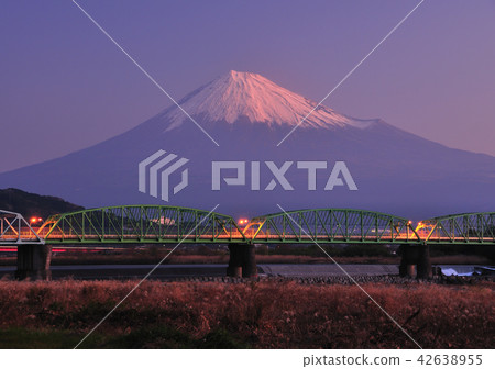 Fujikawa Bridge和Red Fuji-6062 Fujikawa Bridge和Red Fuji-6062 42638955