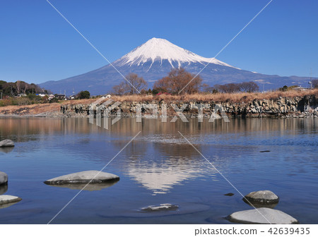 Fuji River and inverted Fuji-7028 42639435