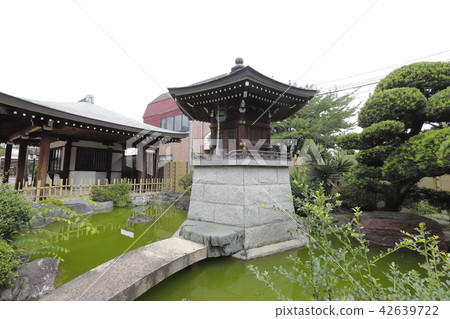 Odori in the precincts of Manamidenji and Ike Chiba prefecture Matsudo-shi Morobashi 42639722