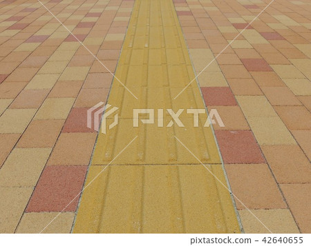 Interwocking construction sidewalk 42640655