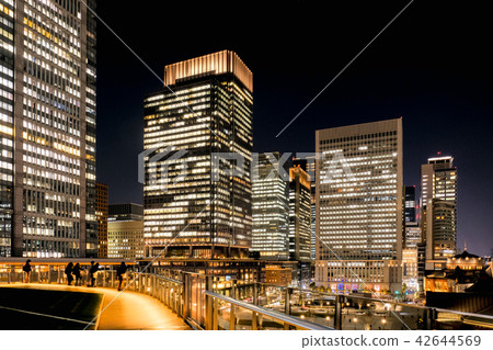Marunouchi (night view) 42644569