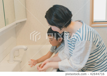 younger, parenthood, parent and child 42644716