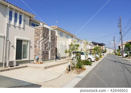 Emerging residential area 42648802