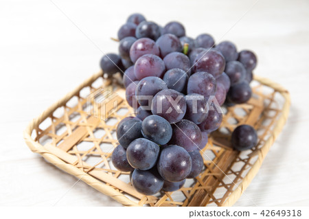 Fruit giant pean seedless giant peak 42649318