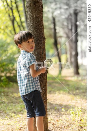 Children who live an exploratory life 42649880