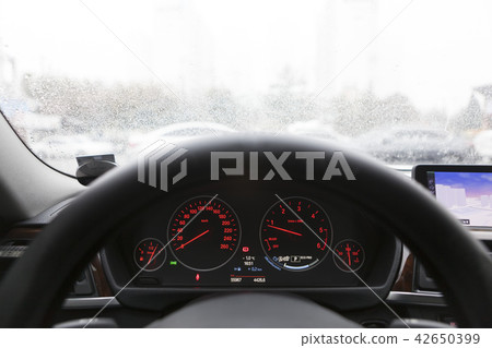 儀表板,汽車 儀表板,汽車 42650399