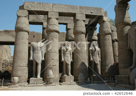 Egypt, Temple of Luxor, Midway garden of Ramses 2, Ramesses II 42652646