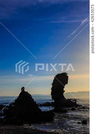 Futagoiwa sunset [Minamishimabara City, Nagasaki Prefecture] 42653073