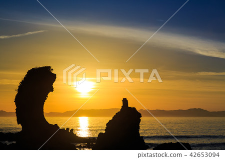 Futagoiwa sunset [Minamishimabara City, Nagasaki Prefecture] 42653094