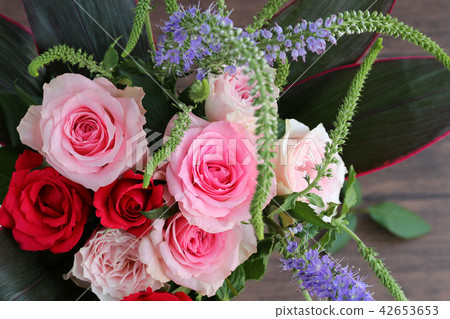 玫瑰花束 42653653