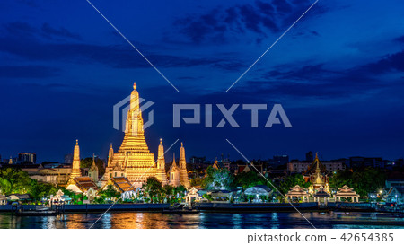Light-up of Wat Arun Temple in Bangkok, Thailand Light-up of Wat Arun Temple in Bangkok, Thailand 42654385