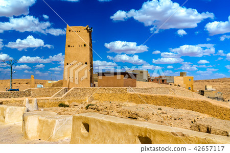 Borj Cheikh el Hadj in Beni Isguen, a city in the Mzab Valley, Algeria Borj Cheikh el Hadj in Beni Isguen, a city in the Mzab Valley, Algeria 42657117