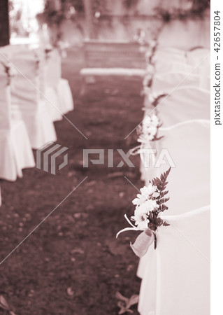 Outdoor garden civil wedding seating 42657804