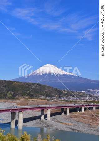 東名高速公路和富士山 -  6669 42657888