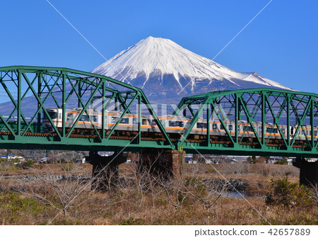 東海道線富士河大橋和富士山 -  6670 42657889