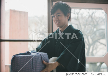 present, hakama with family crest, person 42658932