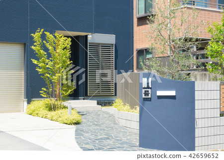 Housing fountain approach image 42659652