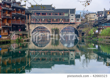 鳳凰古城 42660323