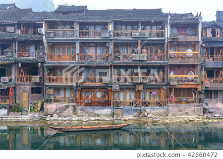 Fenghuang Ancient Town 42660472