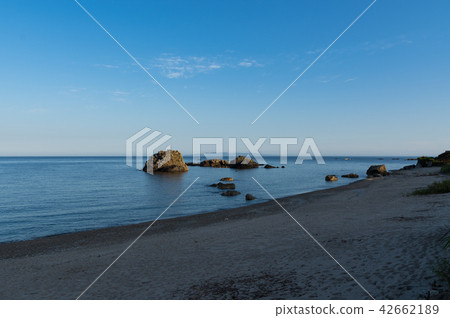 清晨安靜的海新潟縣 清晨安靜的海新潟縣 42662189