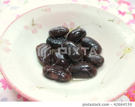 Black flower beans 42664539