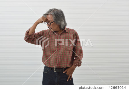 Business headache concept 42665014