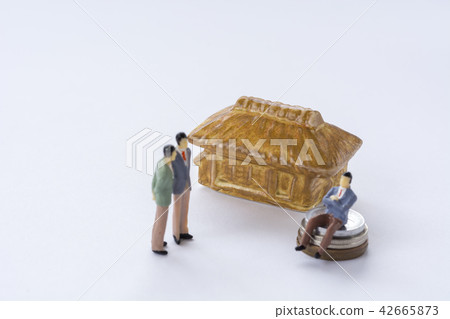 Negotiation of trading of old private houses 42665873