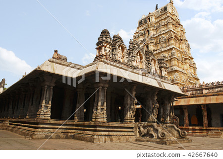 Virupaksha Temple, Hampi, karnataka, India Virupaksha Temple, Hampi, karnataka, India 42667640