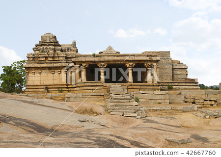 Shiva temple, Hemakuta Hill, Hampi, Karnataka Shiva temple, Hemakuta Hill, Hampi, Karnataka 42667760