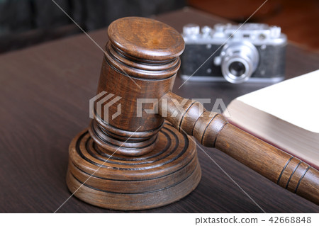 auction hammer and vintage camera auction hammer and vintage camera 42668848