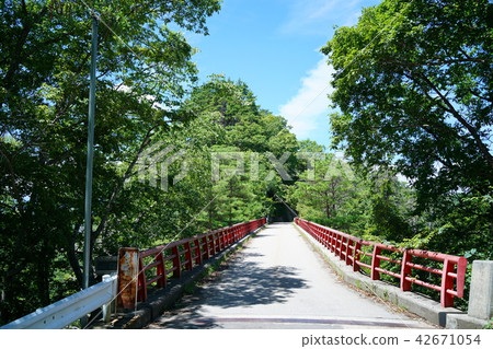 從Ikusaka村莊池田鎮採取的民間橋樑Noboru橋樑 從Ikusaka村莊池田鎮採取的民間橋樑Noboru橋樑 42671054