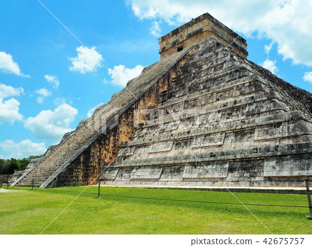 Chichen Itza ruins 42675757