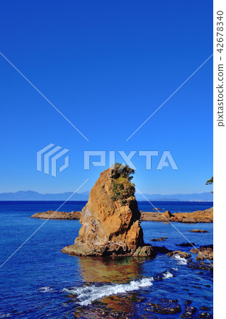 Blue sky and Tateishi coast 42678340