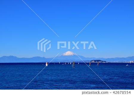 Fuji viewed from Hayama fishing port and Enoshima Fuji viewed from Hayama fishing port and Enoshima 42678554