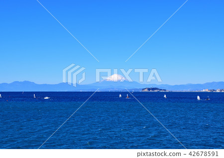 Fuji viewed from Hayama fishing port and Enoshima Fuji viewed from Hayama fishing port and Enoshima 42678591