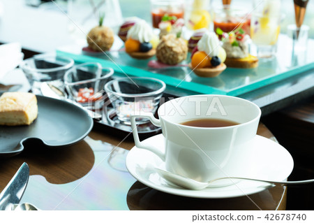 Afternoon tea  42678740