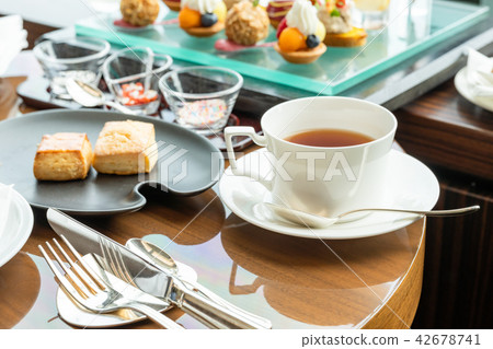 Afternoon tea  42678741