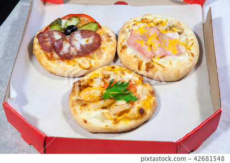 very large pizza, burger, patty 42681548