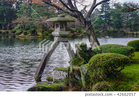 Famous Kotoji stone lantern Famous Kotoji stone lantern 42682057
