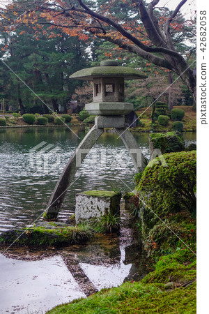 Famous Kotoji stone lantern Famous Kotoji stone lantern 42682058