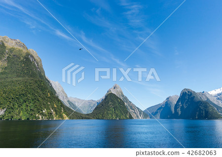 Milford Sound Milford Sound 42682063